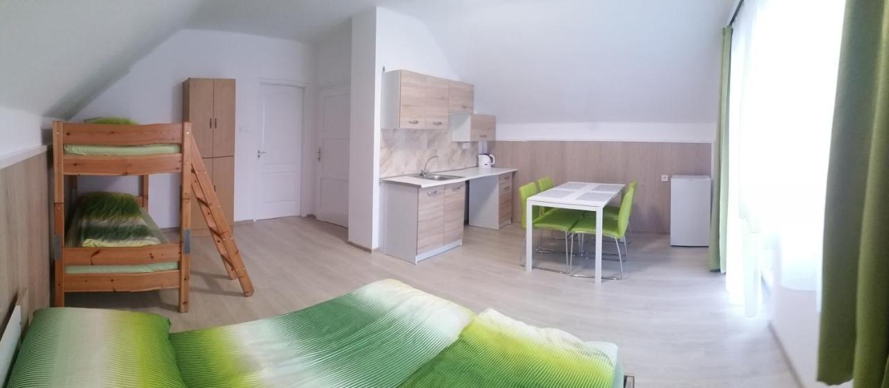 Elza Vendeghaz Apartment Sárospatak Екстериор снимка